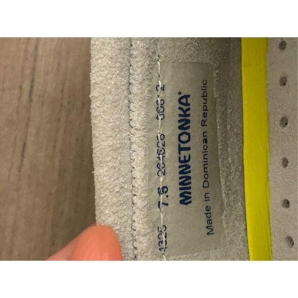 MINNETONKA Women's Kilty Plus Moccasins Color Mint 7.5 EUC - Picture 6 of 8